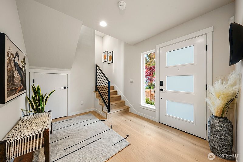 4th image of 6026 41st Avenue NE