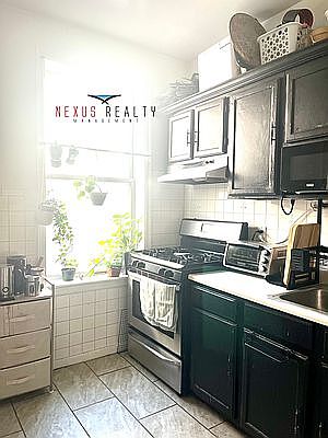 1st image of 2119 35th St Floor 2