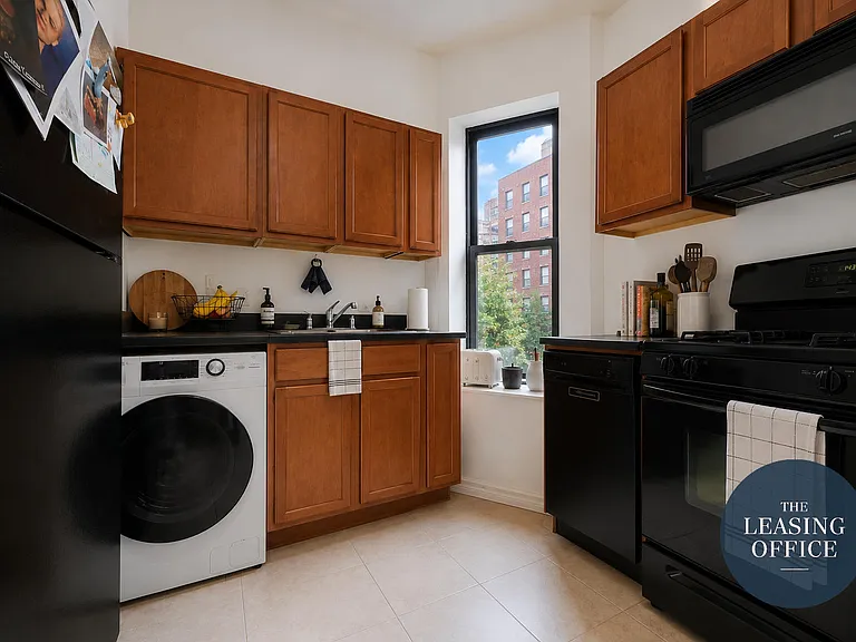 101 W 106th St #2E — Photo 3