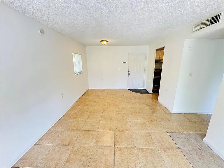 1068 N Benoist Farms Rd #302 — Photo 11