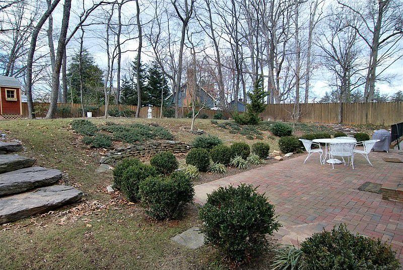2nd image of 4002 Lee Pl