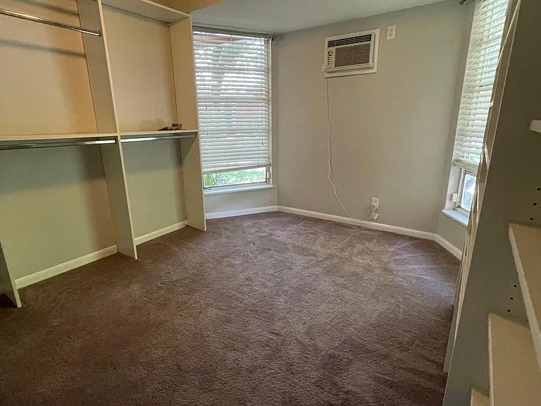 8400 Trotters Ln — Photo 7