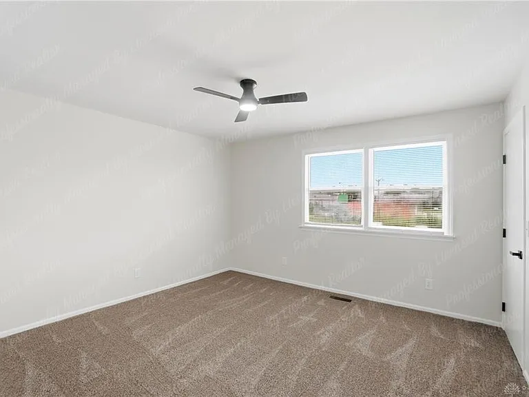539 N Broad St — Photo 30
