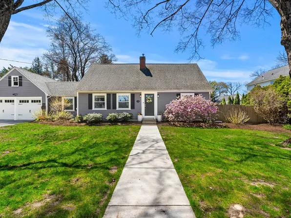 11 Woodbridge Rd, North Andover, MA 01845