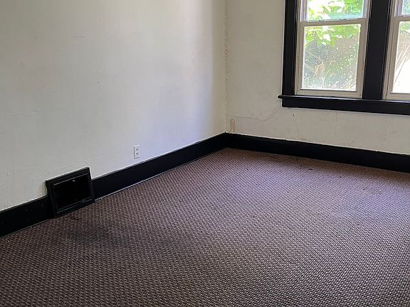 5th image of 1413 Wellesley Ave #1415