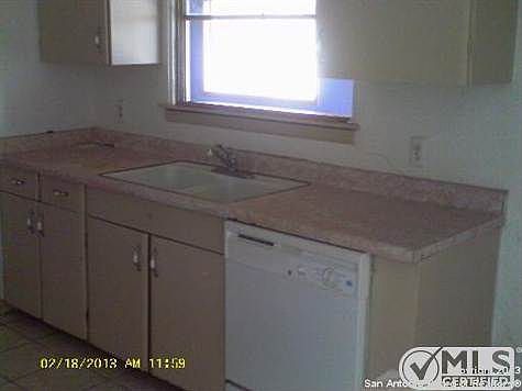 3rd image of 123 Middlebury Dr
