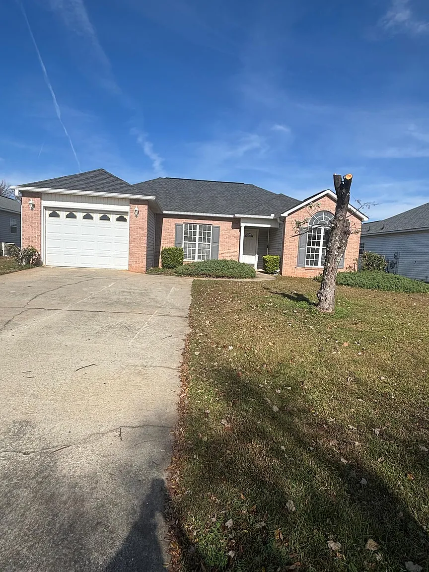 406 Dorothy Ct photo 1