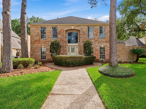 2nd image of 15307 Sierra Pines Ct