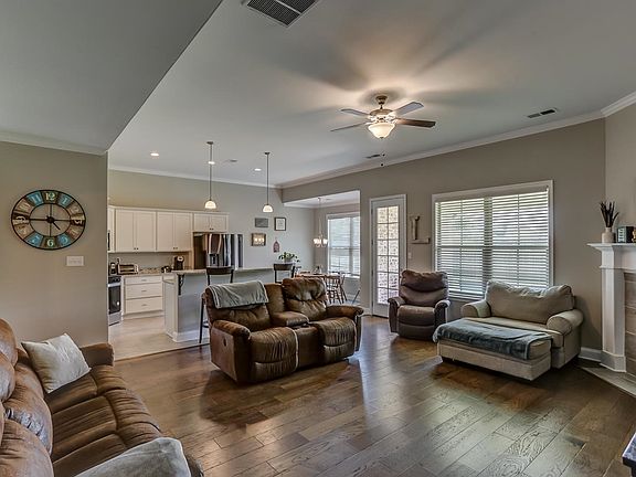 5th image of 160 Cole Creek Ln