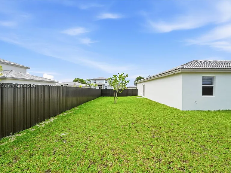 13249 SW 189th Ter — Photo 21