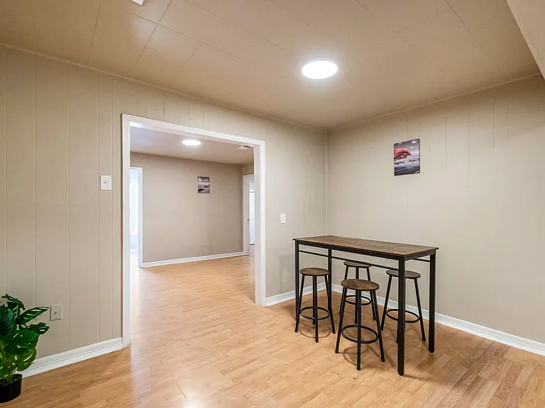 Firefly Ave — Photo 7