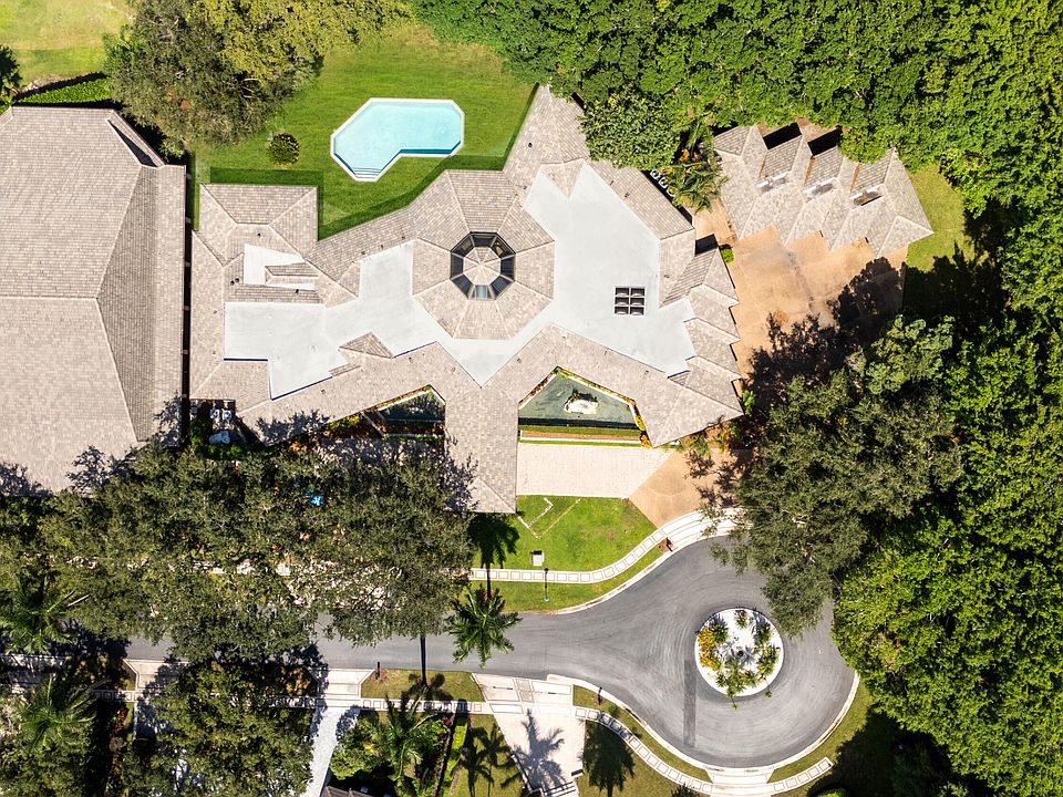 1st image of 19700 Oakbrook Circle