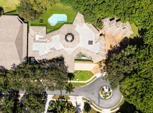 19700 Oakbrook Cir, Boca Raton, FL 33434