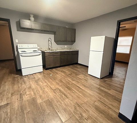 3rd image of 5414 Pardee St #B