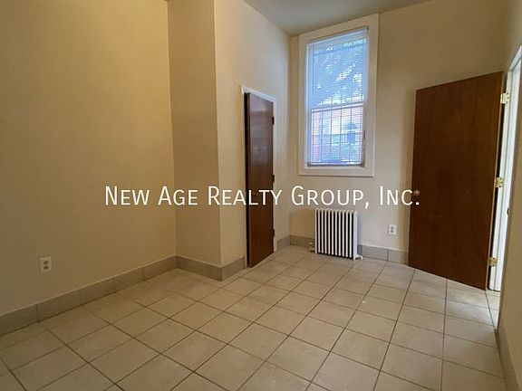 3rd image of 400 N 38th St Floor 1