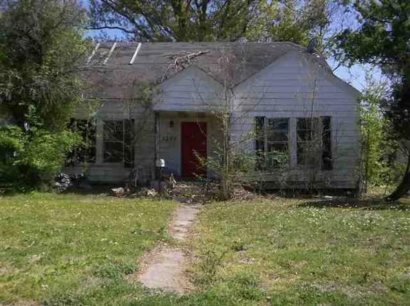 3235 Woodrow Dr, Port Arthur, TX 77642