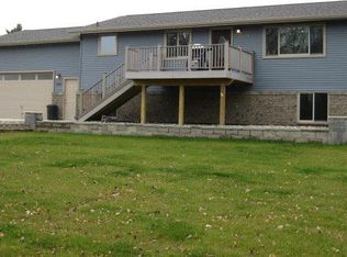 1710 65th St NW, Minot, ND 58703