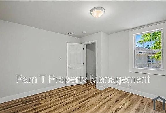 4th image of 628 W 48th St