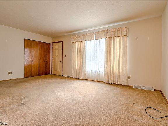 4th image of 4027 Klein Ave