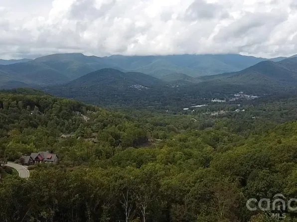 97 Settings Blvd, Black Mountain, NC 28711