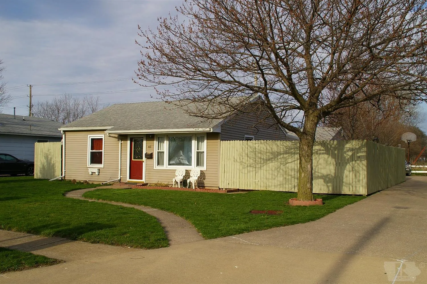 410 Prairie St photo 1