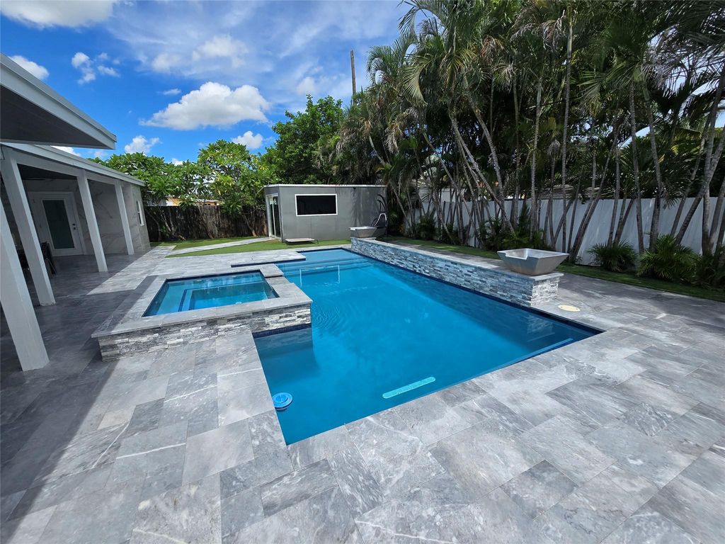 2340 NE 8th Avenue, Pompano Beach