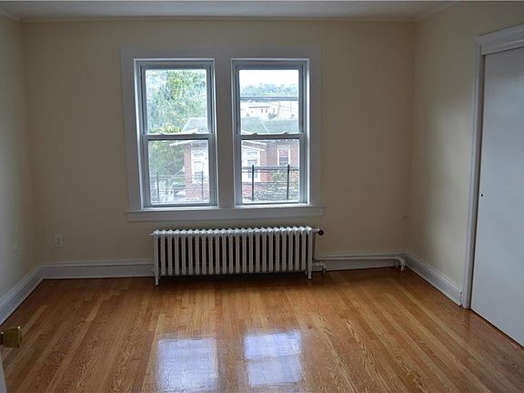 4th image of 18 Loudoun St #3