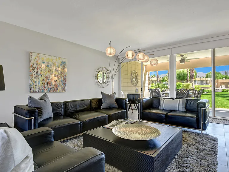 Sandpiper St — Photo 3
