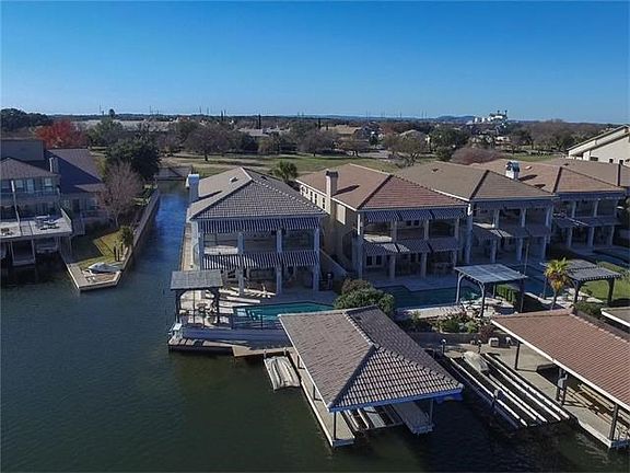 5th image of 107 Cove E #E