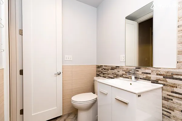 Rented by Nooklyn NYC LLC | media 39