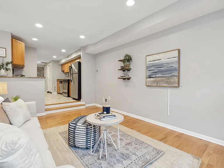 2023 Portugal St — Photo 4