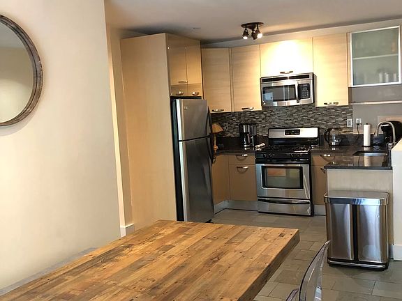 5th image of 194 Meserole St APT 1B