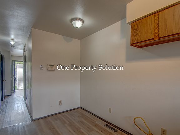 3rd image of 1147-1149 Logan St #1147