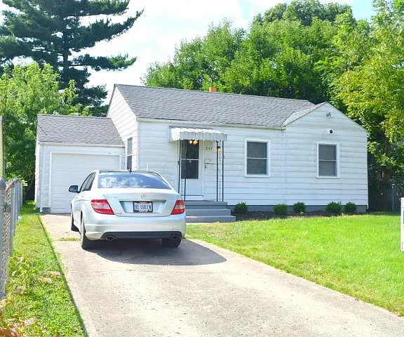 257 N Kellner Rd photo 1