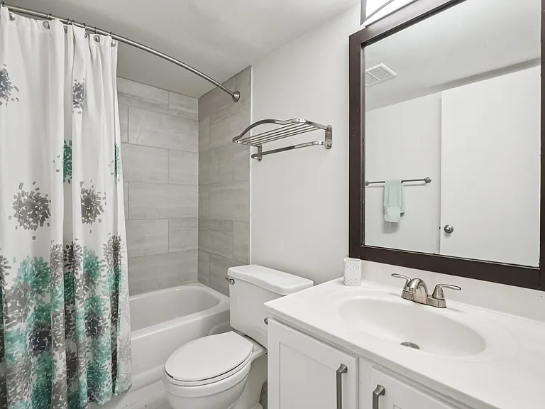 The Wind Song Apartments — Photo 12