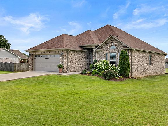 3rd image of 557 Belview Dr