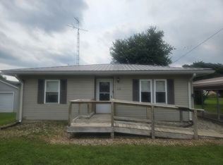 212 N Willow St, Salem, IN 47167