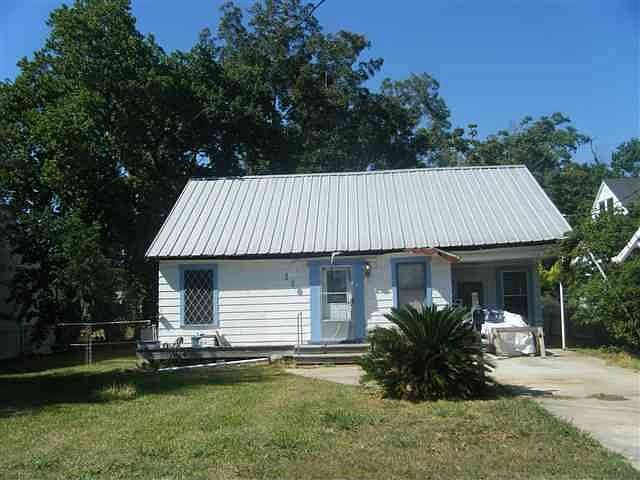 1st image of 110 Hilldale Dr