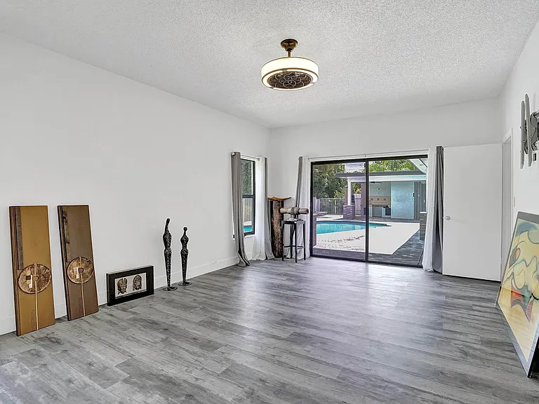 16610 Royal Poinciana Ct — Photo 59