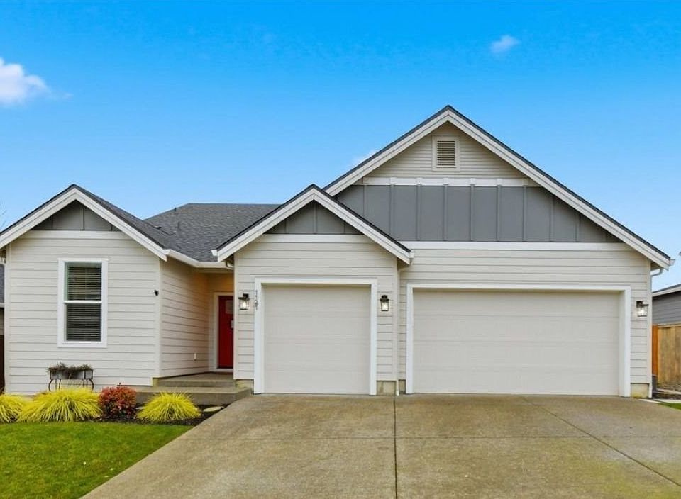 1st image of 1121 NE 19th Way