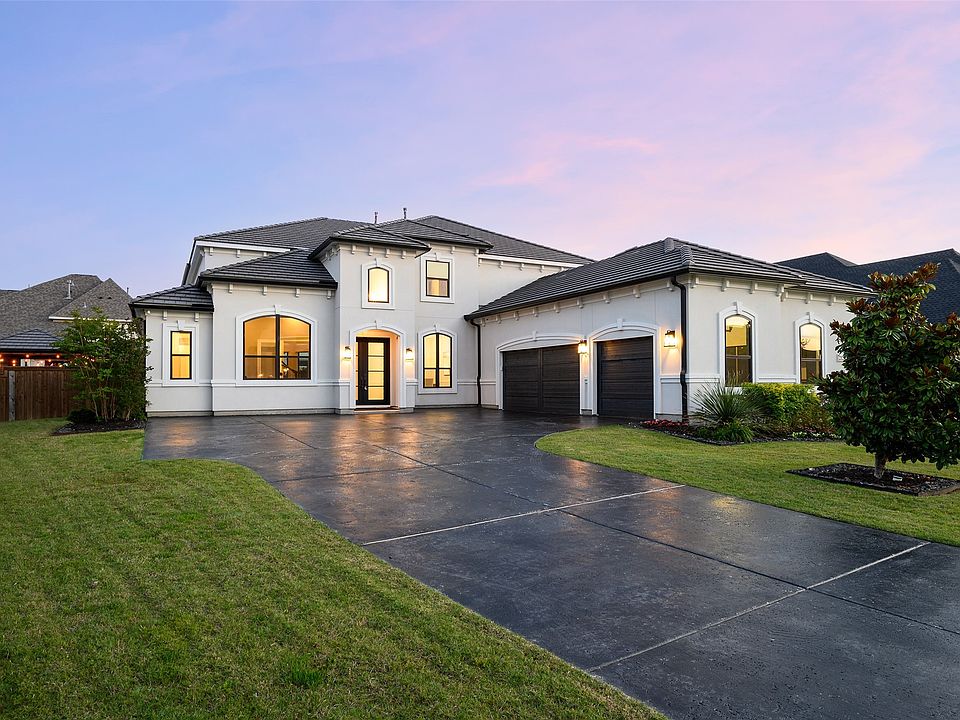 1st image of 2121 Normandy Cir