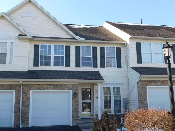 160 Scenery Ct, State College, PA 16801