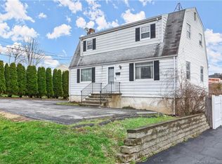 71 Alvord Ln, Stamford, CT 06902