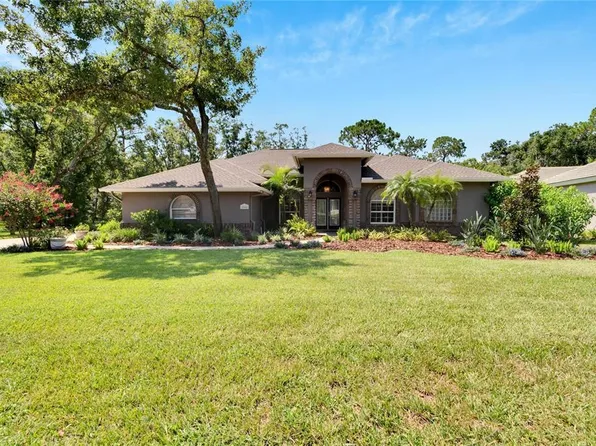 2504 Clubhouse Dr, Plant City, FL 33566