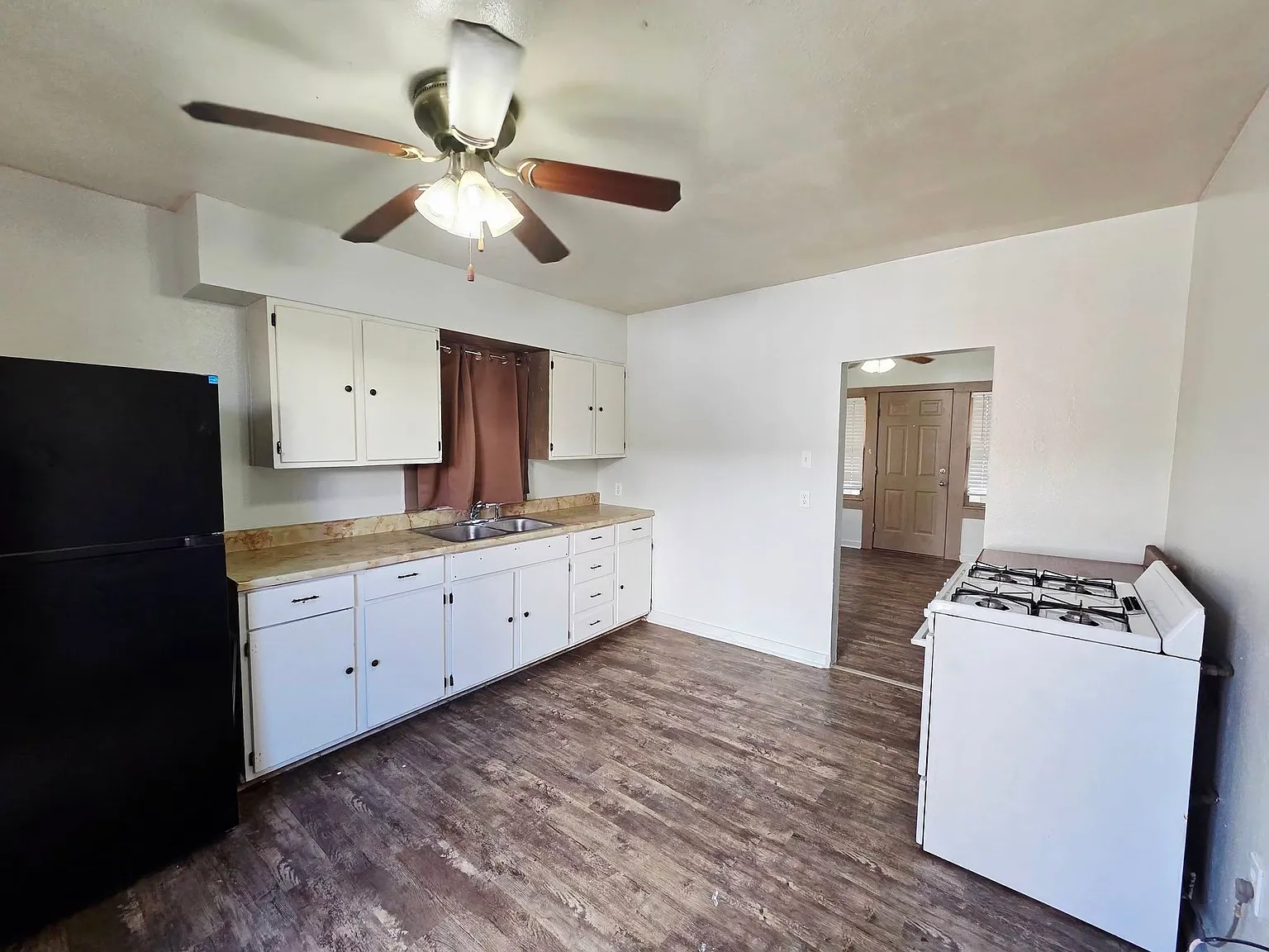 2 bed, 750 sqft, $1,000 — Photo 2