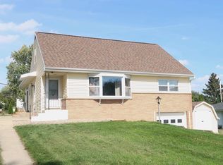 1902 Weber Dr, Sun Prairie, WI 53590