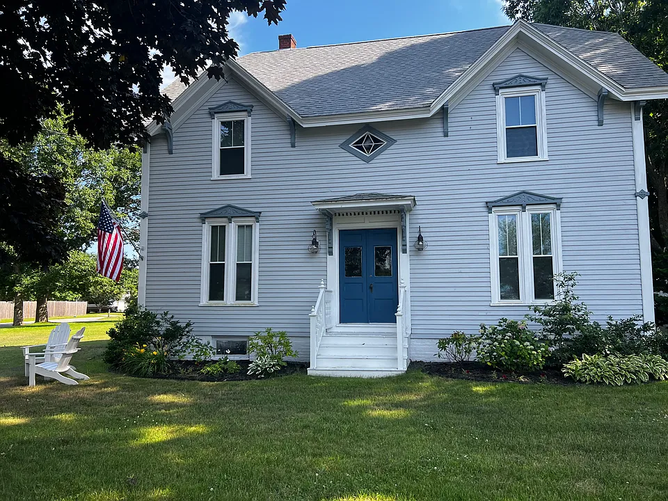 Crescent View Ave