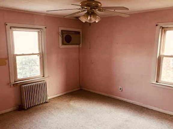 2nd image of 1655 Burnett St