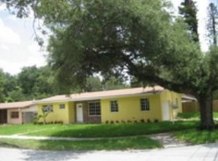 808 NE 153rd Ter, Miami, FL 33162