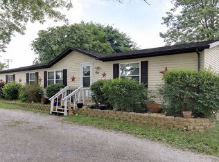 211 S Central St, El Paso, IL 61738